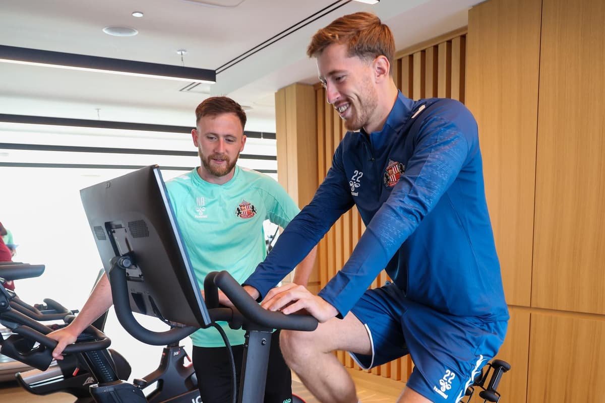 Régis Le Bris issues Sunderland team news update and confirms selection plan