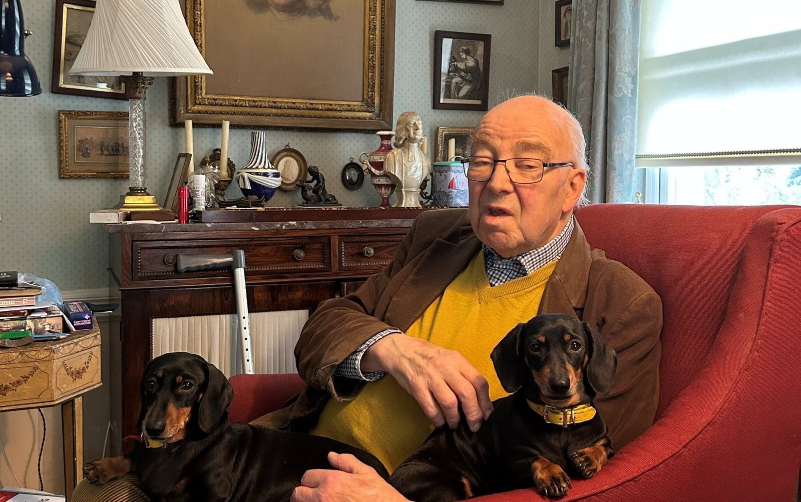 Simon Houfe, eccentric student of the past who inherited a Regency townhouse in Bedfordshire – AOL
