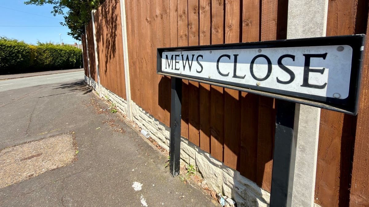 Police and forensics descend on Stoke-on-Trent street