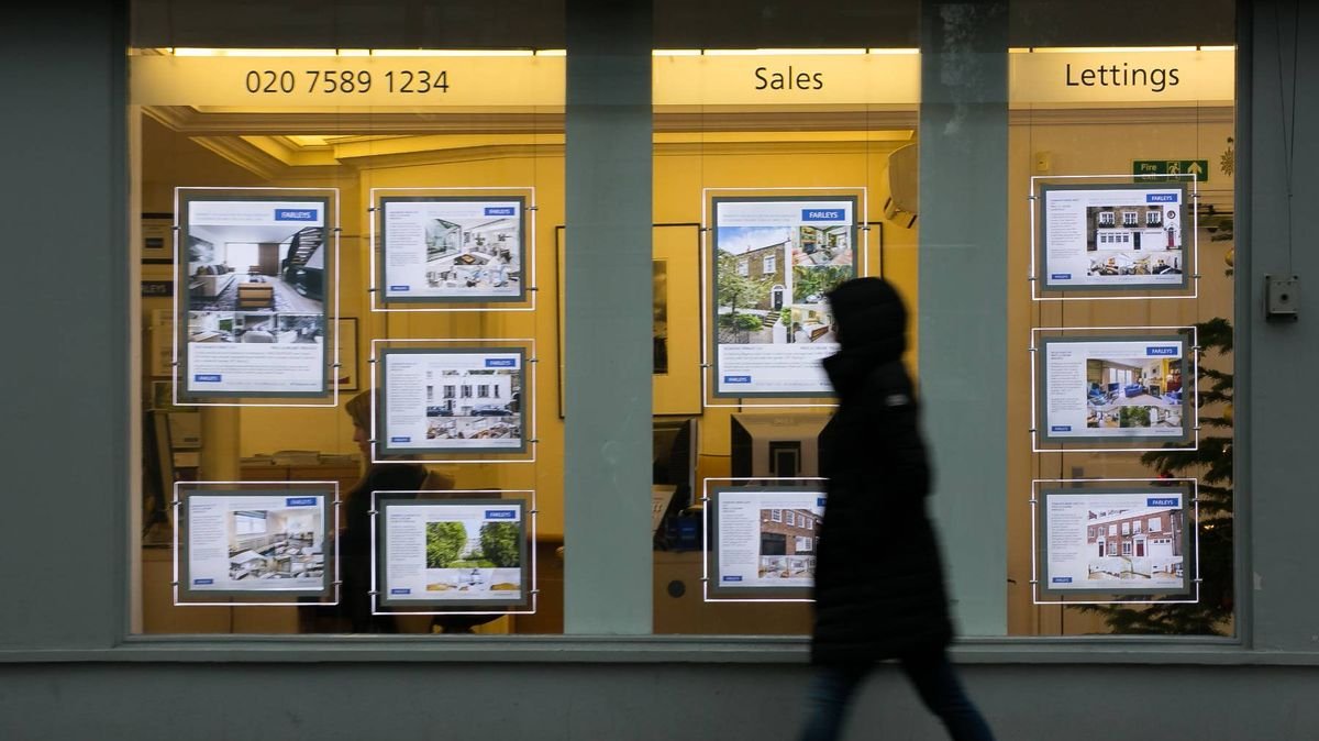 The parts of the Midlands where people are buying their own homes aged just 27
