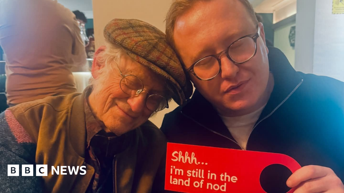 Cheshire star Tom Seals teams up with Noddy Holder for new song