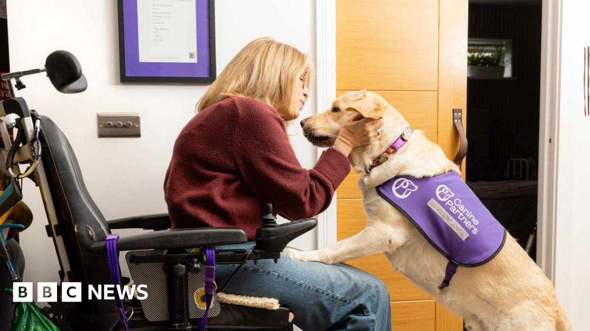 Leighton Buzzard woman says her assistance dog is life-changing