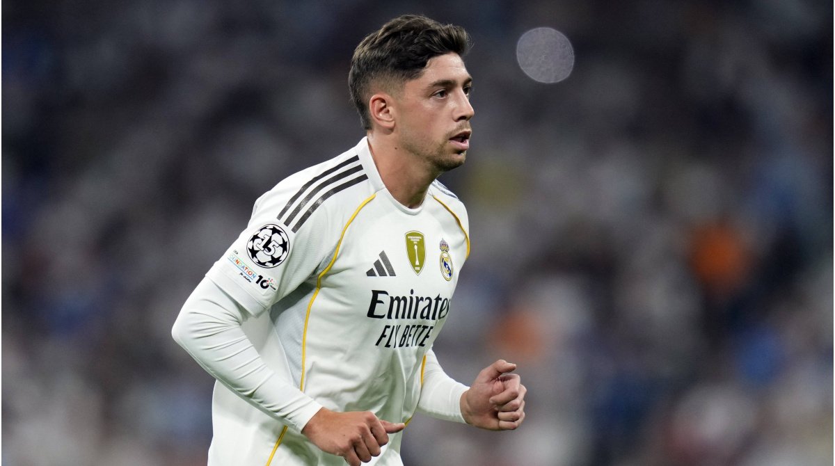 Transfer news LIVE: Man United want Valverde, Chelsea chase Como star despite Madrid clause