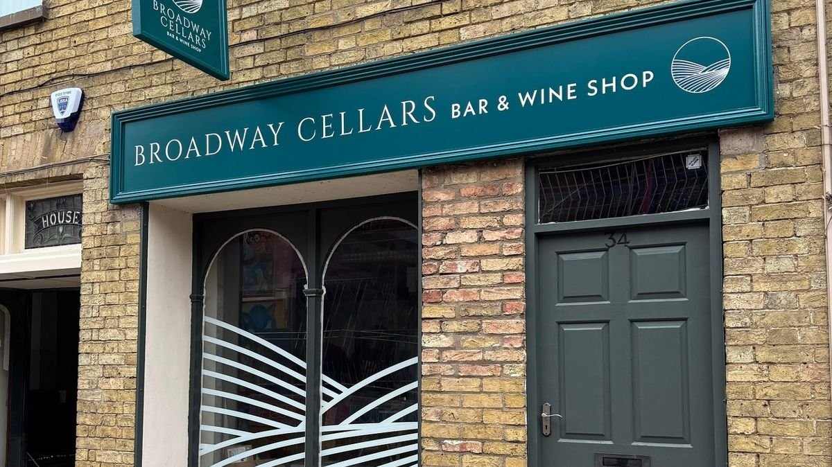 Wine bar could open until early hours and host live music