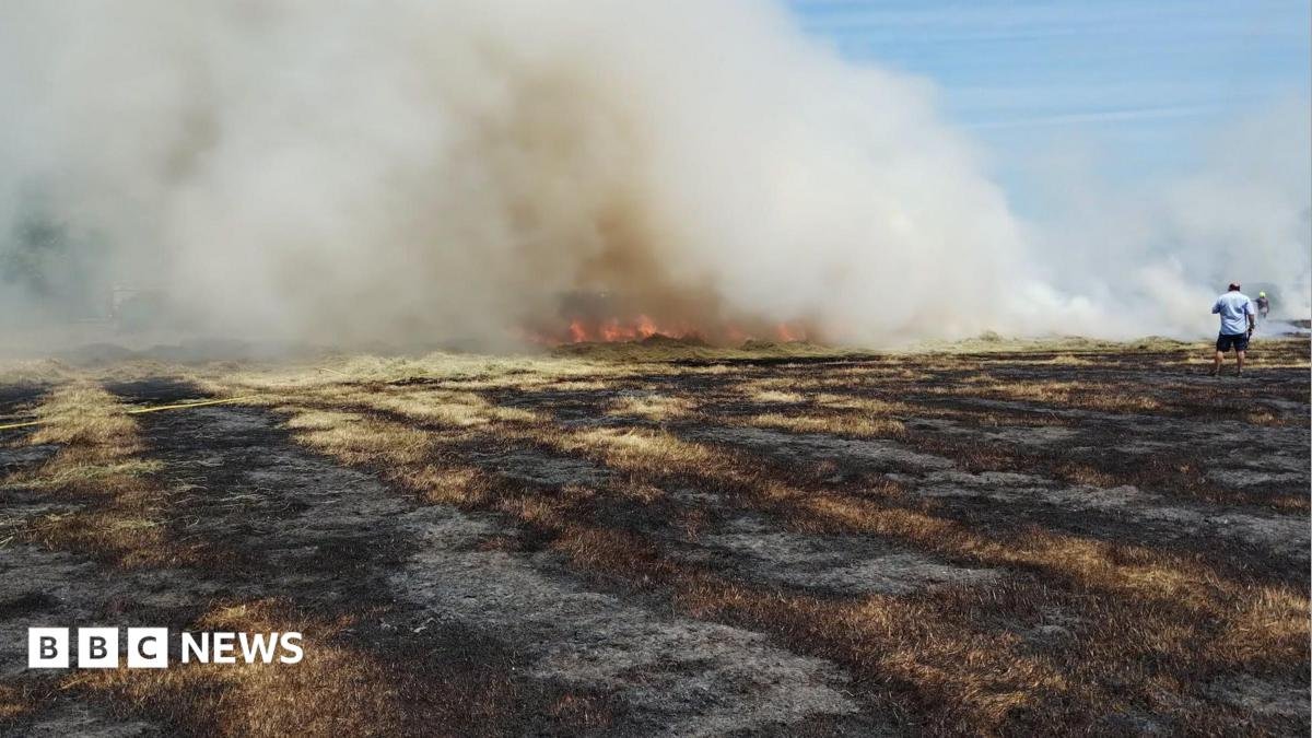 Multiple crews tackle large fire in Leicestershire field
