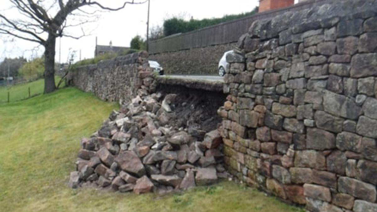 Six weeks of road delays in Wetley Rocks as a collapsed wall is fixed