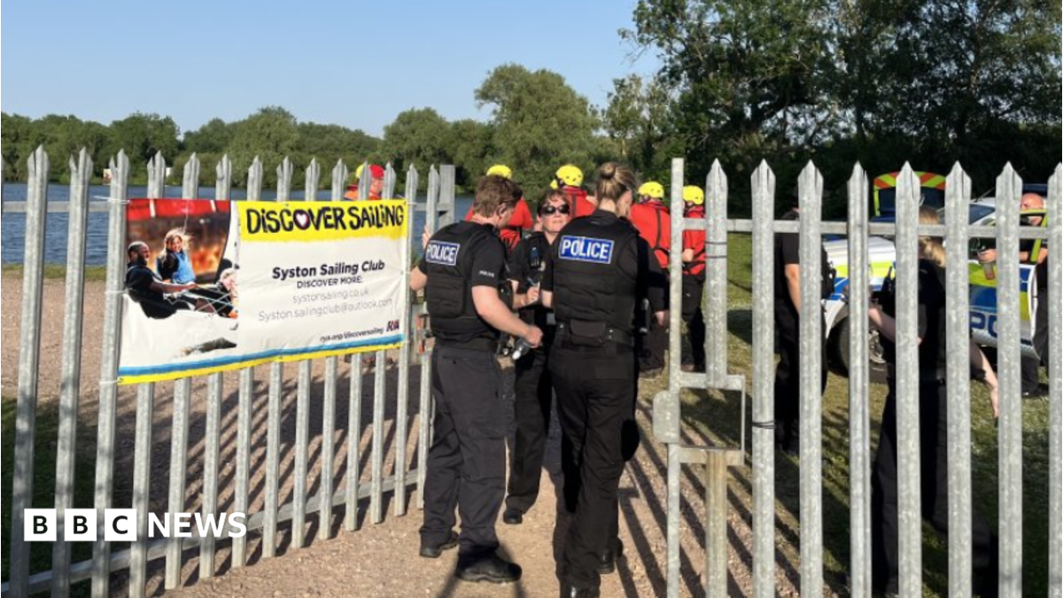 Searches after teenage boy seen entering Syston lake